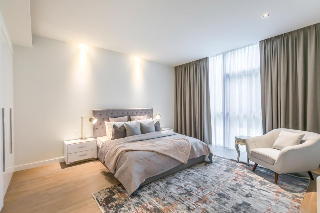Dhh - Welcome To Your New With Splendid Interiors In City Walk Building 11b