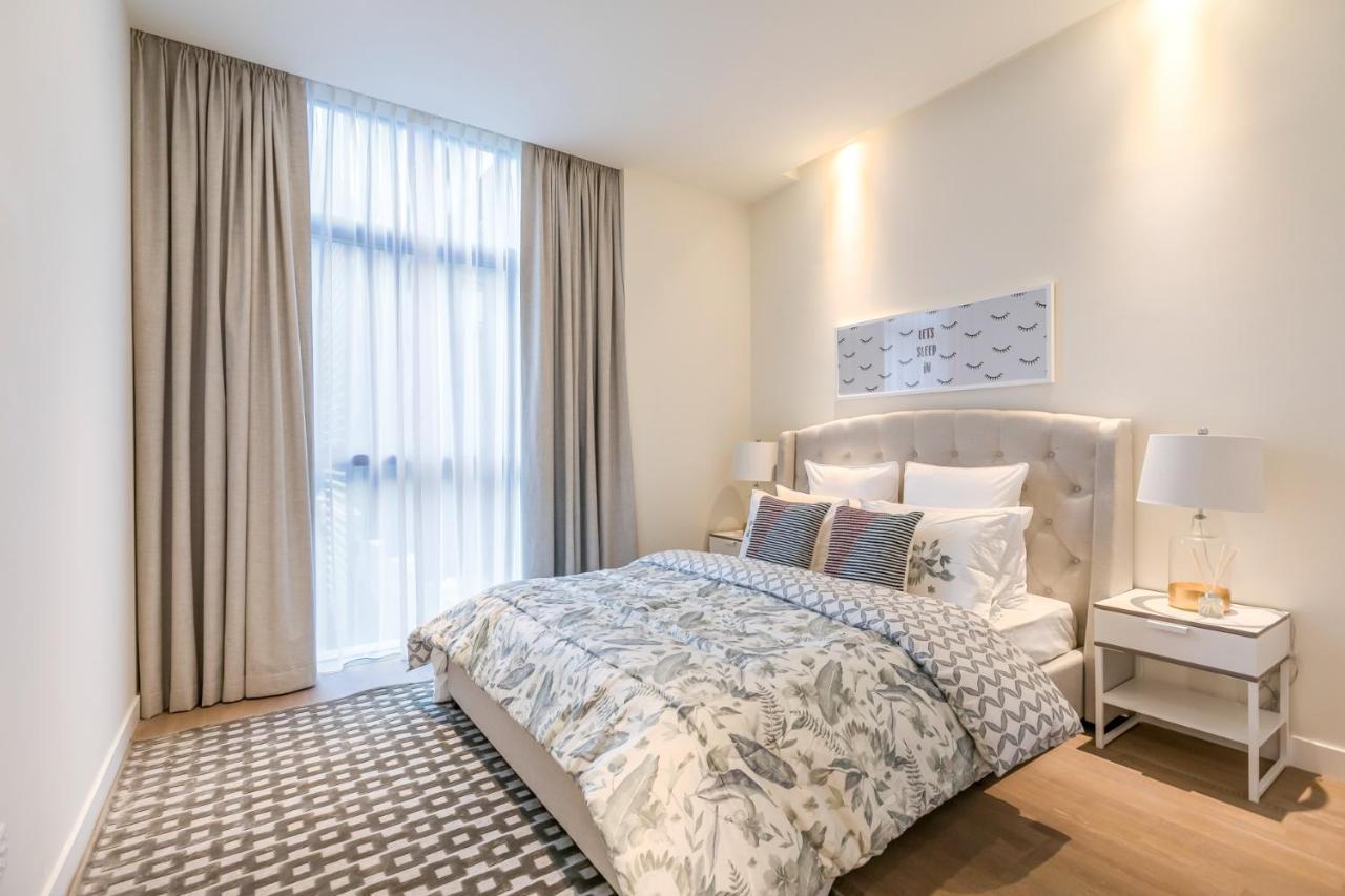 Dhh - Welcome To Your New With Splendid Interiors In City Walk Building 11b