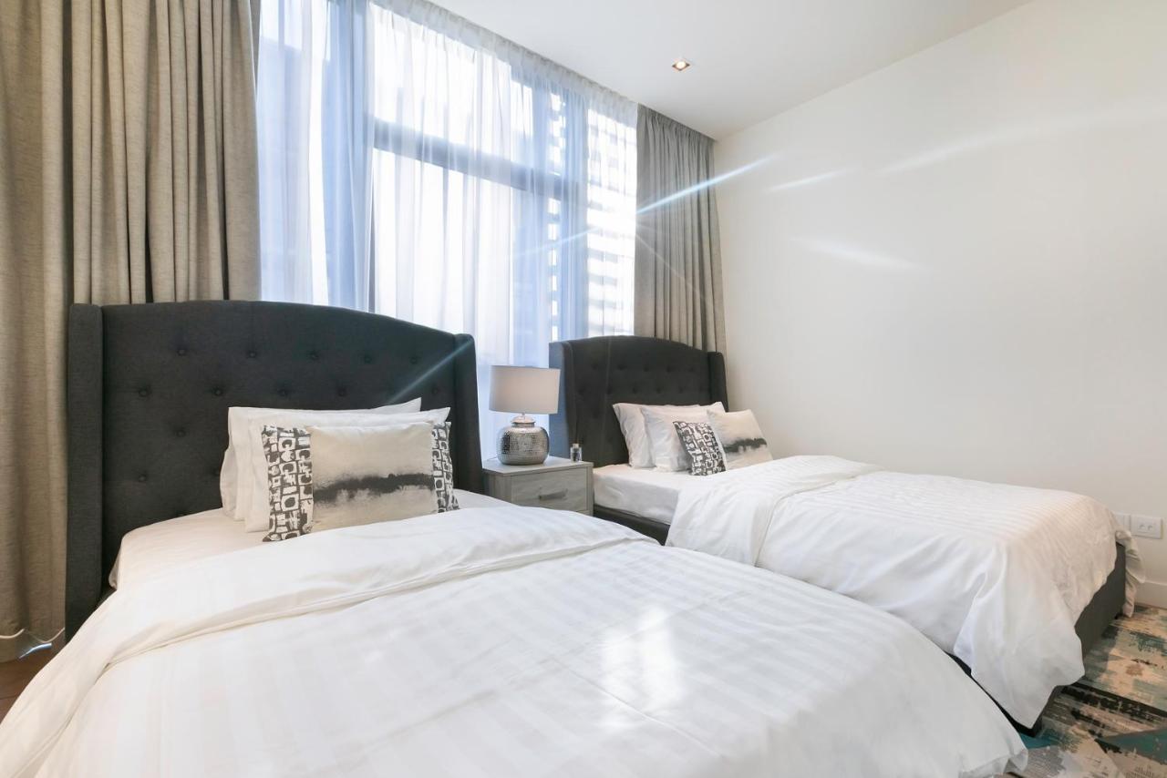 Dhh - Welcome To Your New With Splendid Interiors In City Walk Building 11b *
