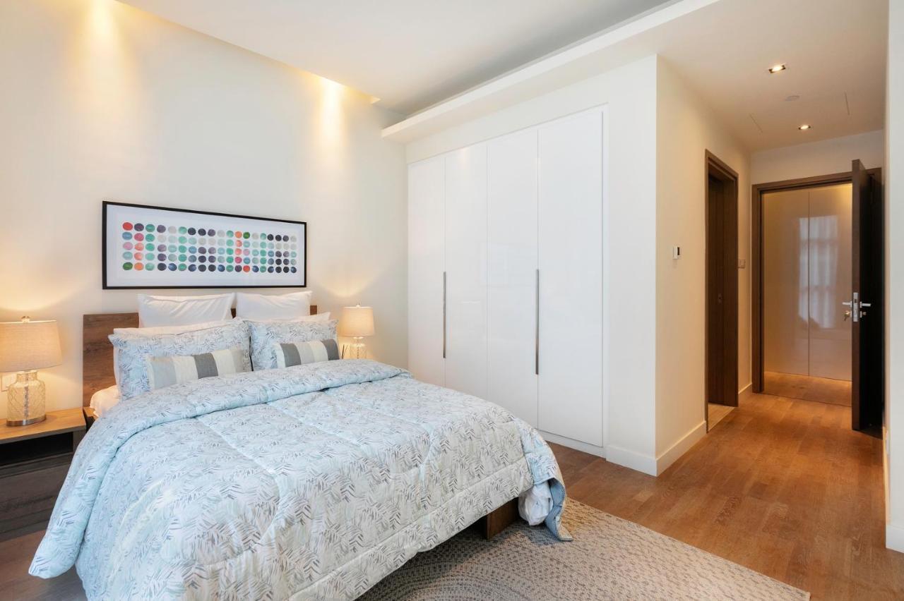 Dhh - Welcome To Your New With Splendid Interiors In City Walk Building 11b