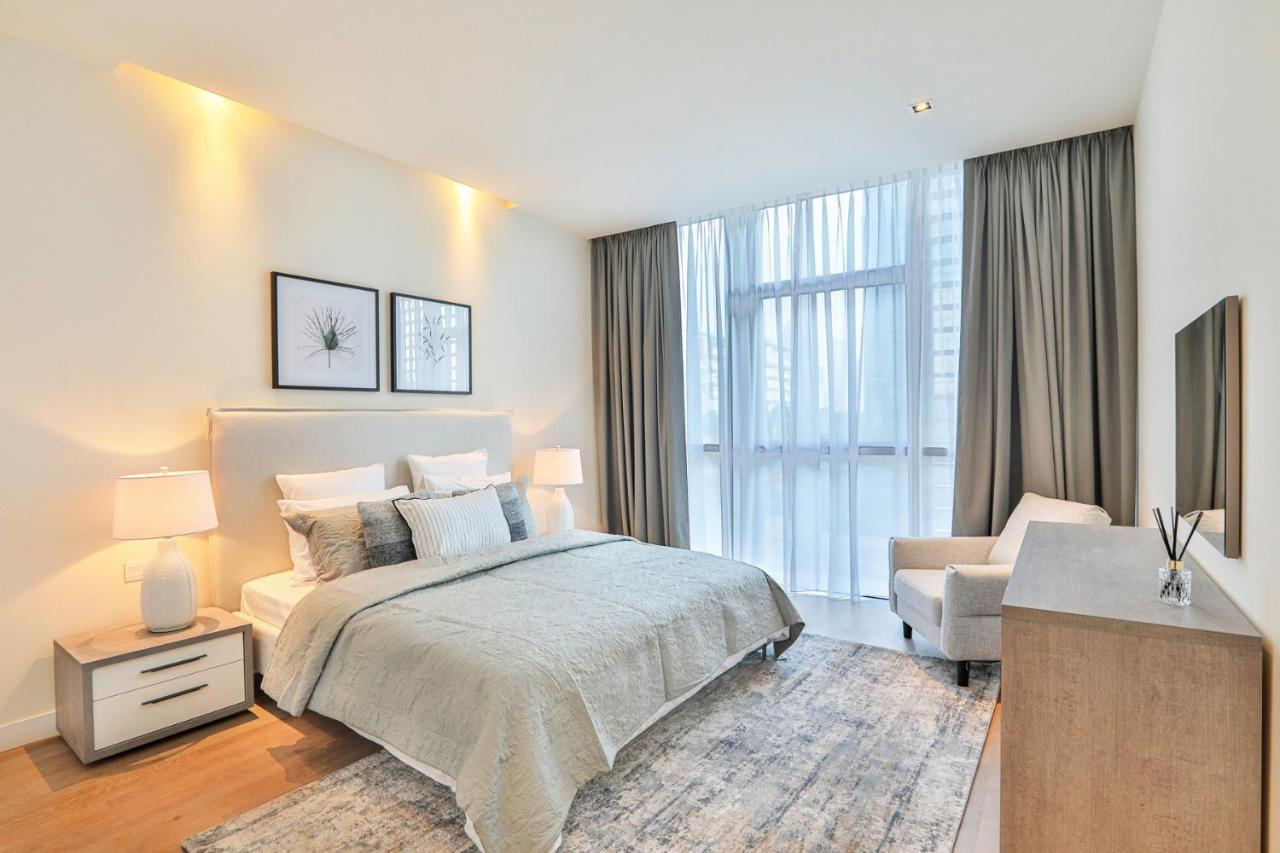 Dhh - Welcome To Your New With Splendid Interiors In City Walk Building 11b Apartment *